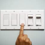 LUDILO! Ministarstvo rudarstva i energetike Srbije izdalo kilometarsku preporuku ŠTEDNJE građanima: KORISTITE SUNCE, POKLOPITE ŠERPU...