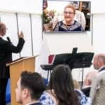 Novo normalno! Kompanija predstavila digitalne klonove preminulih osoba koje ćaskaju sa ožalošćenima na sopstvenim sahranama