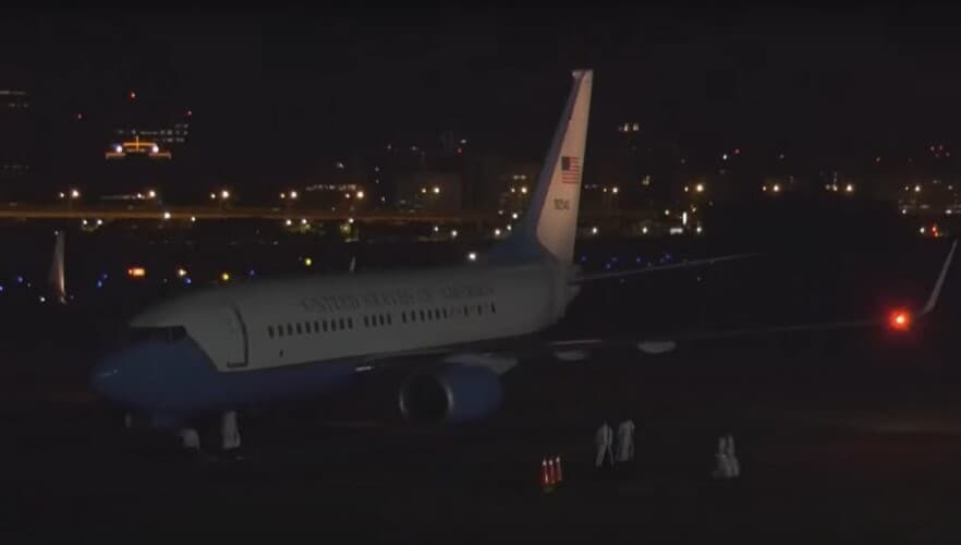  Avion Nensi Pelosi sleteo na Tajvan(VIDEO)