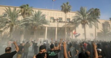 Demonstranti upali u Palatu Republike u Bagdadu, najmanje dve osobe ubijene