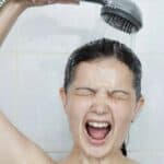 Kreće i kod nas! Stručnjaci u Srbiji savetuju kako da uštedimo struju: Tuširajte se, nemojte se kupati u kadi