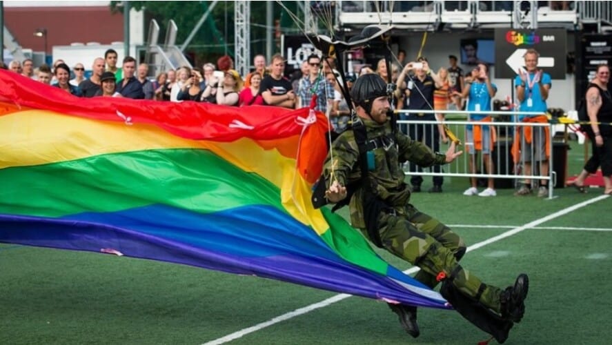  Švedska vojska kaže da je podrška gej paradi jednako važna kao i odbrana zemlje