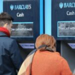 „Sve osim bezgotovinskog društva“: Potrošači u Velikoj Britaniji prkose ratu banaka protiv gotovine
