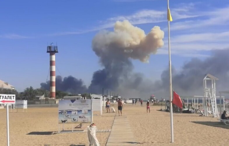  Snažne detonacije nedaleko od aerodroma na Krimu(VIDEO)