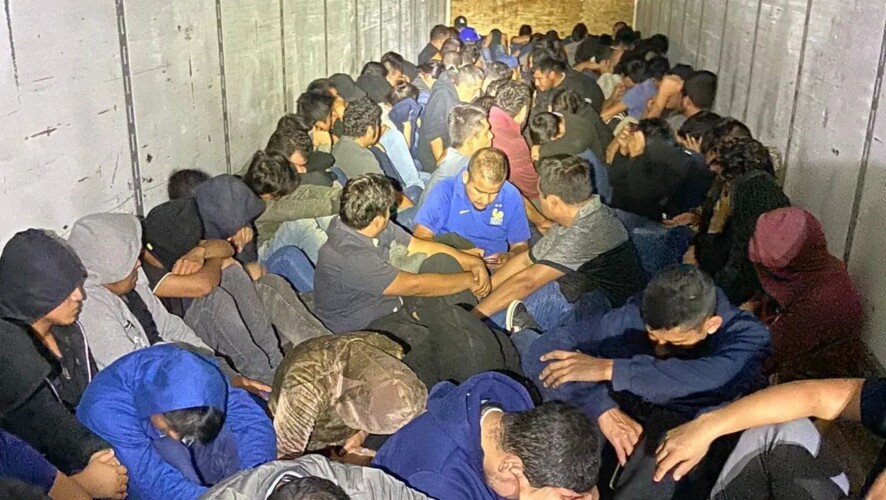  Prevrnuo se kamion sa migrantima u Makedoniji- Na desetine povređenih