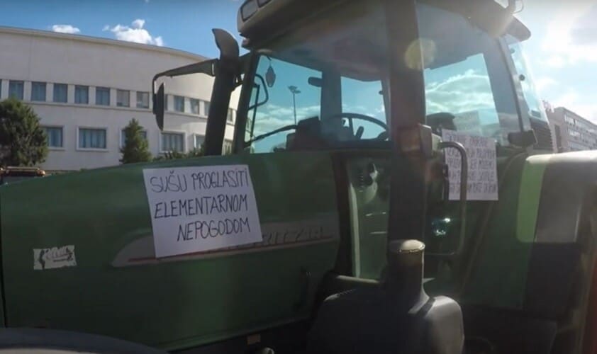  U PONEDELJAK poljoprivrednici iz Kragujevca kreću traktorima ka Beogradu