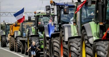 Holandski farmeri: Policija uhapsila preko 100 ljudi! Demonstranti obećavaju nastavak otpora ZELENOJ AGENDI