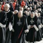 Pakao u raju svetskih moćnika! Papa raspustio MALTEŠKE VITEZOVE nakon 1000. godina!