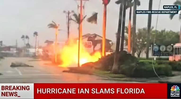  Florida pod udarom URAGANA: Milioni bez struje, talasi na ulicama, pokidani dalekovodi (VIDEO)