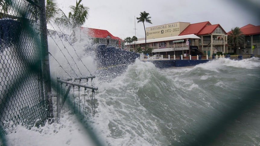  CELA KUBA U MRAKU! 11 miliona ljudi bez struje nakon udara uragana