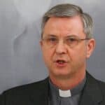 ŠTA SE DEŠAVA SA HRIŠĆANSTVOM? Biskup blagosiljao ISTOPOLNE BRAKOVE, niko ne DIŽE GLAS PROTIV!