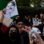 STRANI AGENTI! Uhapšeno 9 stranaca na protestima u IRANU