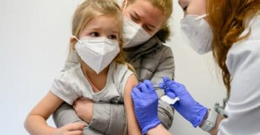 Više od 1000 prijavljenih slučajeva nuspojava vakcinacije protiv COVID-a kod dece do 5 godina u Americi