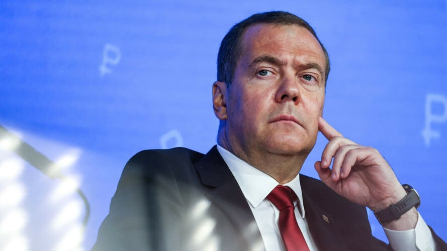  Medvedev za Nemačku: Evo ih, opet su uvređeni- Objavili su hibridni rar Rusiji