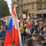 Mediji prećutali! Veliki protest protiv globalista u Austriji (VIDEO)