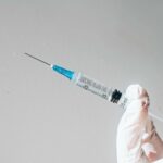 Bivši savetnik Ministarstva zdravlja SAD uporedio vakcine protiv COVIDA sa biološkim oružjem