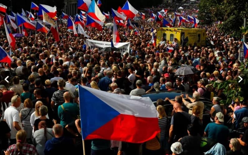  U Češkoj oko 100.000 ljudi zahtevalo od vlasti da se uključe u direktne razgovore sa Moskvom u vezi sa isporukom gasa