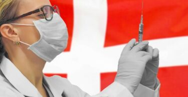 Danska zabranila vakcine protiv COVID-a za mlađe od 50 godina ali ne objašnjava zašto