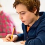 Alarmantno! To što si rođen kao dečak ne mora da bude tako"- Evo šta sve piše u knjigama biologije iz kojih uče naša deca