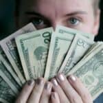 Veštački izazvana kriza u svetu doneće veće siromaštvo a broj NAJBOGATIJIH RASTE- Do 2026. biće ih još više