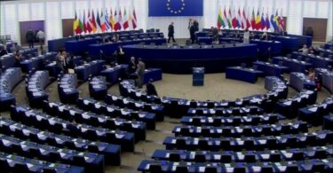 Grupa poslanika u Evropskom parlamentu traži suspenziju pregovora sa Srbijom