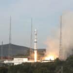 Kina lansirala tri satelita u Zemljinu orbitu, Zapad negoduje