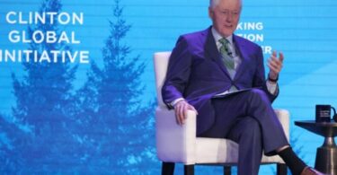 Bil Klinton i izvršni direktor BlackRock-a planiraju da uvedu veliku ESG svetsku agendu resetovanja