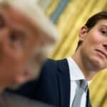 Stiv Benon: Džared Kušner je transhumanista, požurio je sa „eksperimentalnom genskom terapijom/vakcinom“ u borbi za besmrtnost