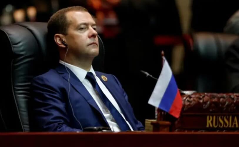  MEDVEDEV: Rusija ima pravo da upotrebi NUKLEARNO ORUŽJE