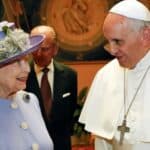Zna da će se sresti uskoro?! Papa Franjo neće prisustvovati sahrani Kraljice Elizabete II