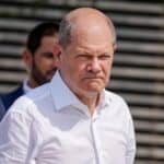 Vakcina spašava?! VAKCINISANI I BUSTERIZOVANI ŠOLC pozitivan na COVID 19