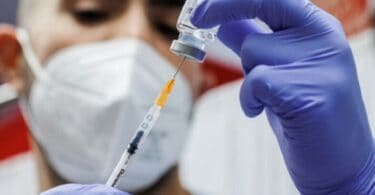Vakcinacija povećava rizik od infekcije za 44%, nalazi Oksfordska studija