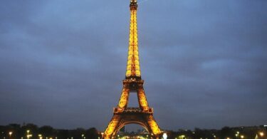 Za nekoliko dana Ajfelov toranj odlazi u mrak- Francuzi gase noćna svetla zbog "energetske krize"