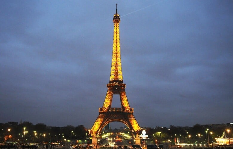  Za nekoliko dana Ajfelov toranj odlazi u mrak- Francuzi gase noćna svetla zbog “energetske krize”
