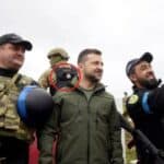 Ukrajinci brže bolje uklonili zajedničku fotografiju Zelenskog i nacističkog simbola