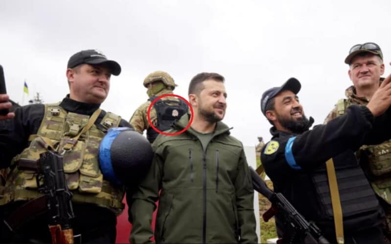  Ukrajinci brže bolje uklonili zajedničku fotografiju Zelenskog i nacističkog simbola