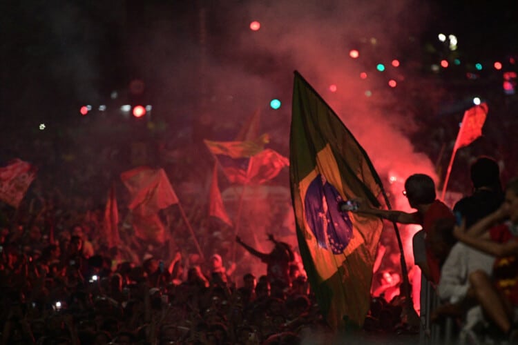  U BRAZILU pristalice Bolsonara blokirali ulice- Mediji najavljuju da će doći do DRŽAVNOG UDARA zbog pobede Soroševog kandidata