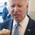 HIT! Bajden liže sladoled i tvrdi da AMERIKA IMA NAJJAČU EKONOMIJU (VIDEO)