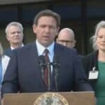 Guverner Floride DeSantis: Dok sam ja ovde neće biti VAKCINACIJE protiv COVID-a za decu (VIDEO)