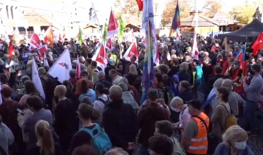  NA stotine hiljada NEMACA protestuje širom države! Protiv NATO globalista (VIDEO)