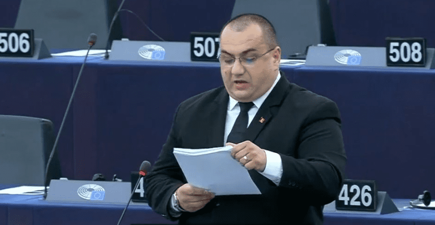  Rumunski poslanik Kristijan Tehres ZAHTEVA ostavku URSULE FON DER LAJEN nakon afere o naručivanju vakcina