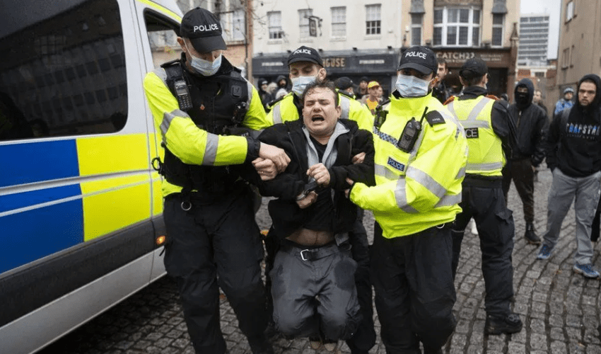  JOŠ JEDNA POBEDA: Demonstrant LOCKDOWN PROTESTA dobio slučaj PROTIV POLICAJACA!