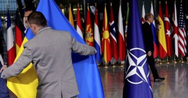 EVROPSKI KOMESAR: Ukrajina ne može u NATO!