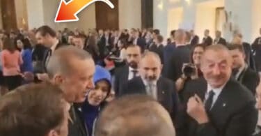 KOJA ISPALA! Vučić u Pragu odbačen od ostalih političara- Stoji sam i čačka telefon (VIDEO)