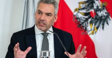 AUSTRIJSKI KANCELAR zapretio EU zbog migranata: Ako vi ne delujete, mi ćemo nešto preduzeti