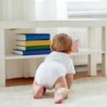 Nema granice u gluposti! Mediji prenose sutiju: Bebe rođene u karantinu BRŽE PUZE