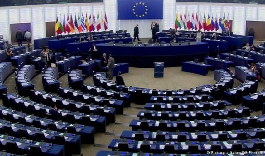  Evropski parlament izglasao izveštaj: Srbija mora uvesti sankcije Rusiji ako hoće u EU