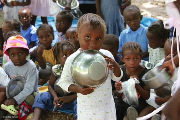  Humanitarna katastrofa na Haitiju: Suočava sa neuhranjenošću, nasiljem kriminalnih grupa, inflacijom i izbijanjem kolere
