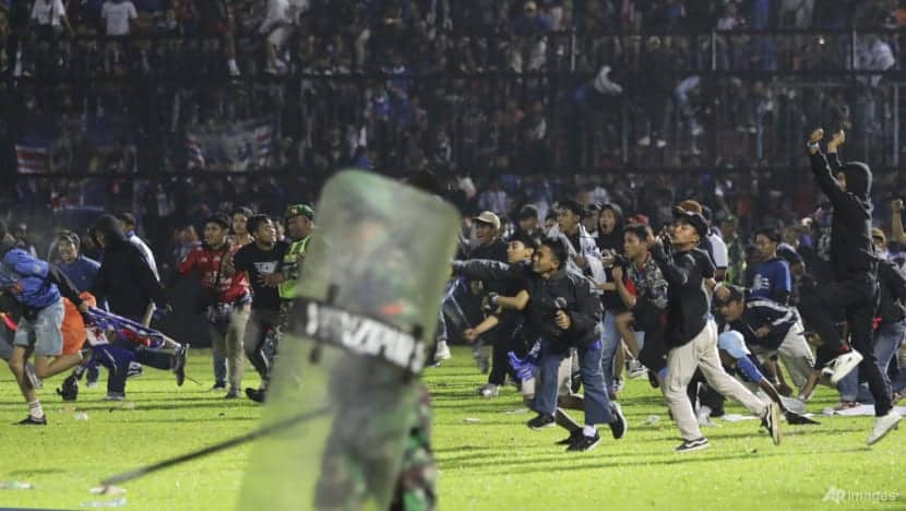  PORASTAO broj žrtava sukoba navijača i policije u INDONEZIJI! Poginulo 174 ljudi