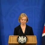 Premijerka Velike Britanije Liz Tras podnela OSTAVKU